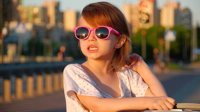 Çocuklarınız için Stil ve Koruma: Bebek ve Çocuk Güneş Gözlükleri